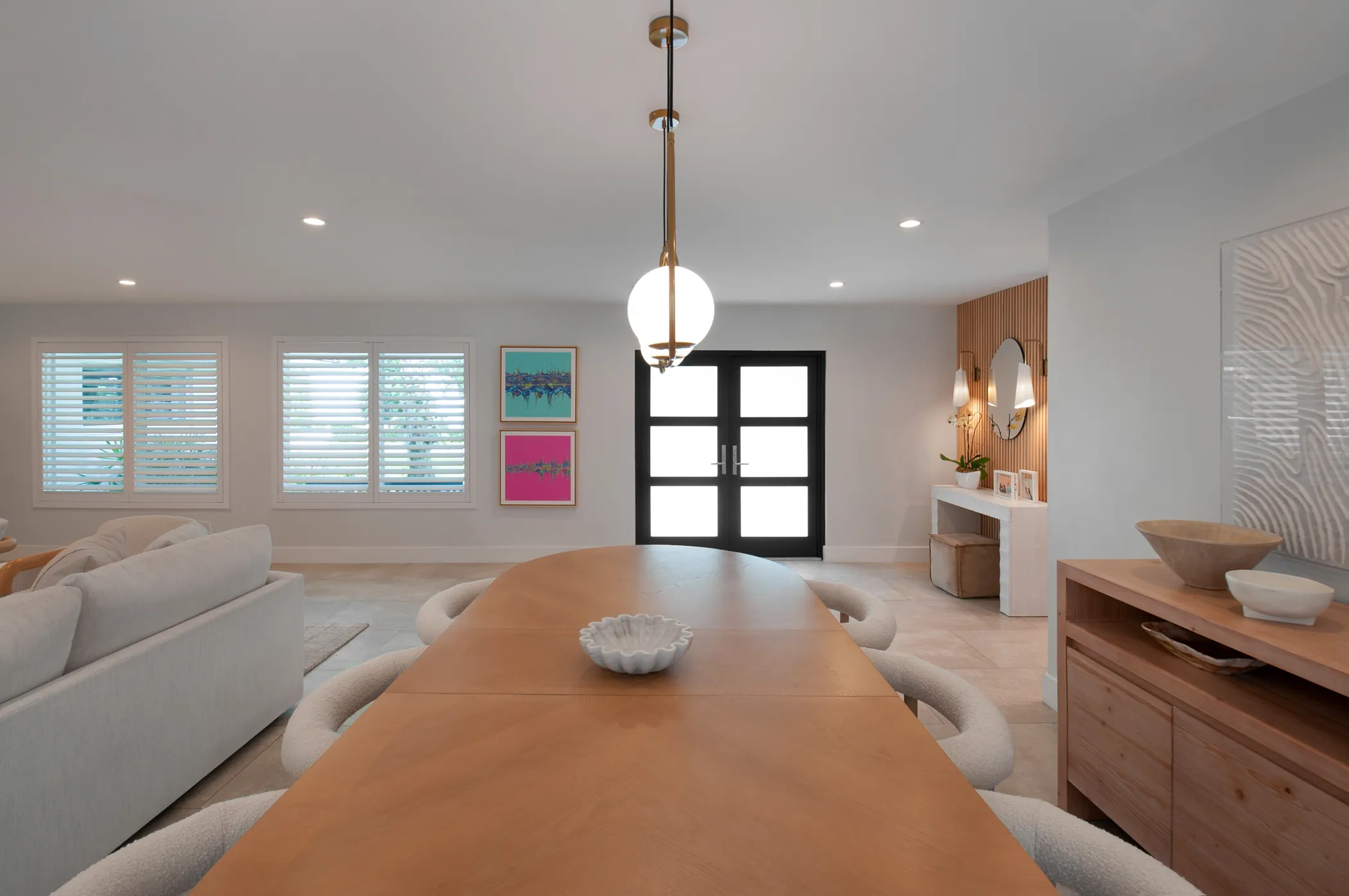 The dining area toward the entry